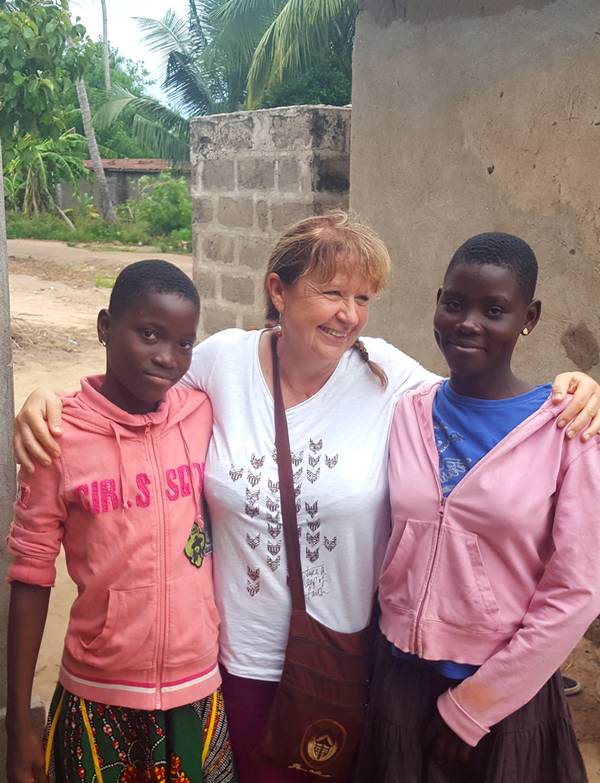 Kossiwa, Akouvi et leur marraine