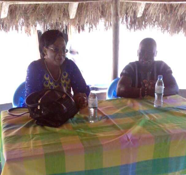 Mme BLEWOUSSI AMOUZOU Ablavi, Préfet d'Agou et Togbui, Chef du village